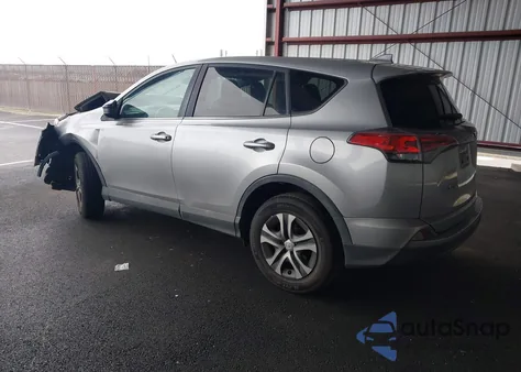 2017 Toyota Rav4 Le z USA, uszkodzony, nr VIN 2T3ZFREV6HW393203